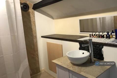 Large Ensuite 