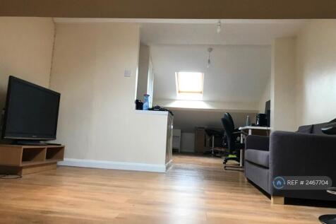 3rd Floor Bedroom 10m x 3.7m 