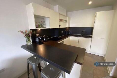 Kitchen/Breakfast Bar