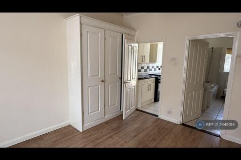 Lounge /Sleeping Area With Built In Storage