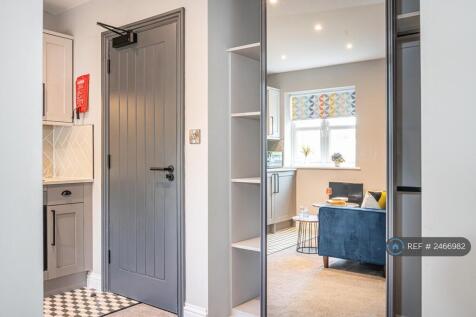 Built In Wardrobe 