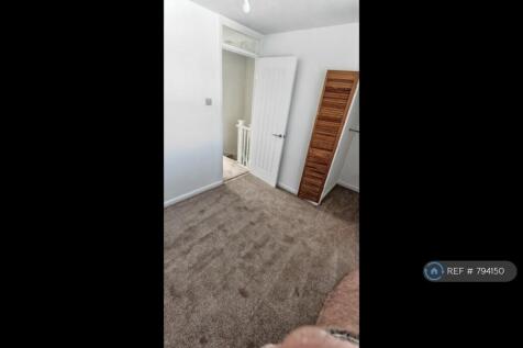 Bedroom 2 With Build In Wardrobe 