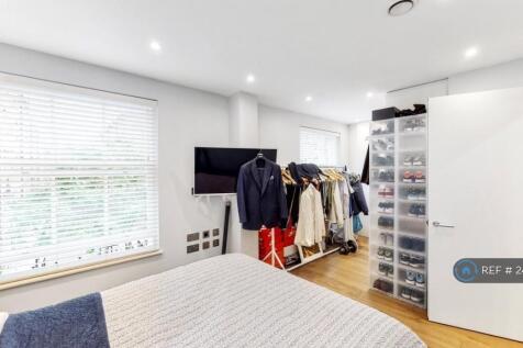 Bedroom (King Bed)