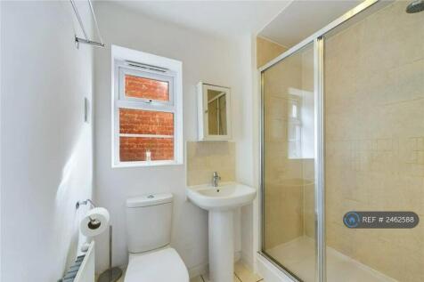 Master Bedroom Ensuite Bathroom