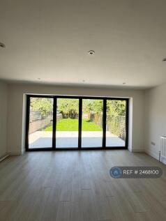 Aluminium Bifolds To Garden