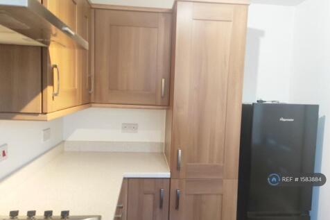 Kitchen Inc Fridge Freezer