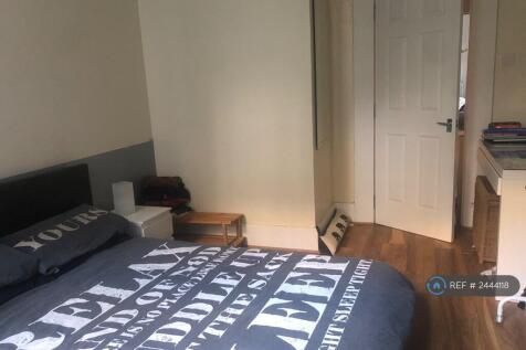 Ensuite Bedroom 