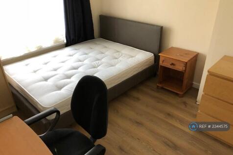 Bedroom 2 - Upstairs Double
