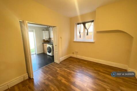 Living Room/Reception
