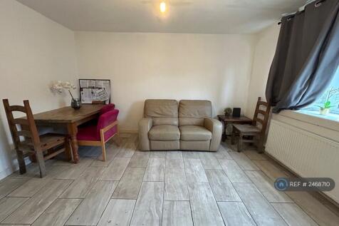 Lounge/Dining