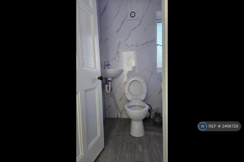 Bath &amp; Toilet - 2nd Floor