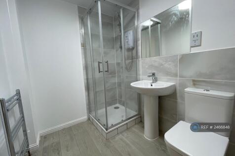 Master En-Suite Shower Room