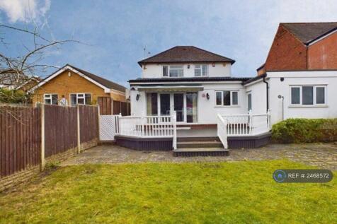 Beautiful Landscaped Garden &amp; Large Decking