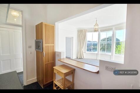Kitchen Thru To Bay Window