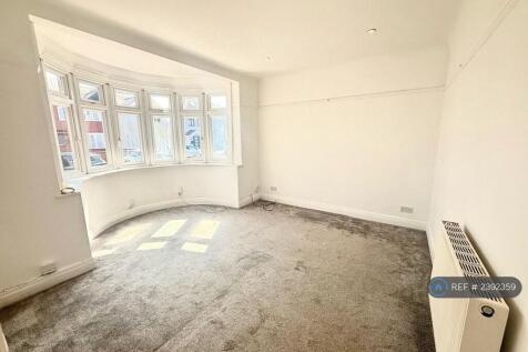 2nd Lounge / 4th Bedroom