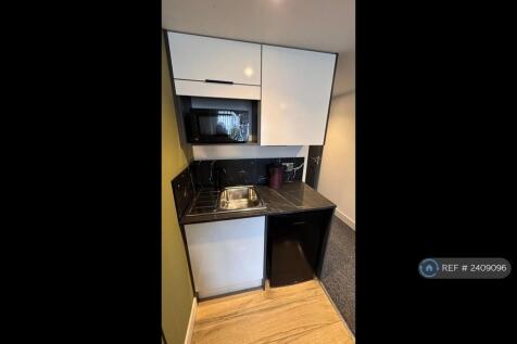 Room4 Kitchenette