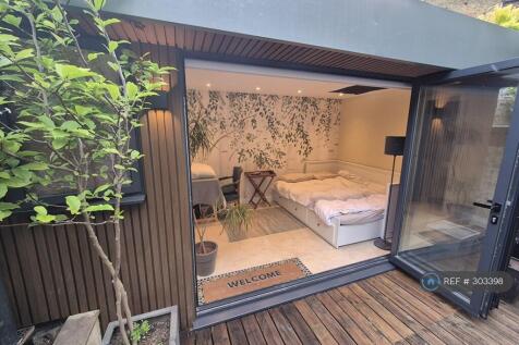 Garden Pod As Bedroom