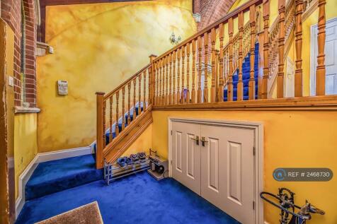 Entrance Hall/Utility Access