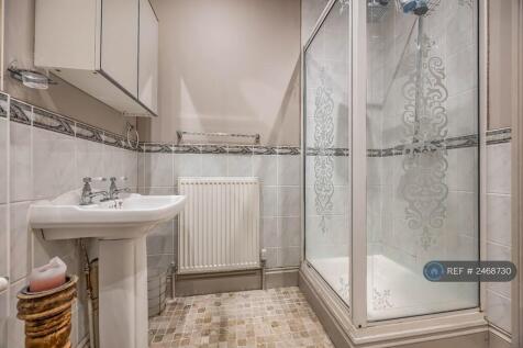 Main Bathroom Shower
