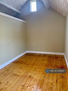 Bedroom With Loft For Storage