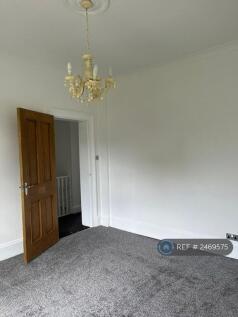 Bedroom 2 (3.7m x 3.8m)