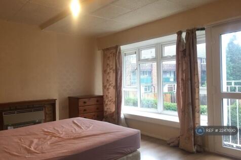 Large Double Room £950