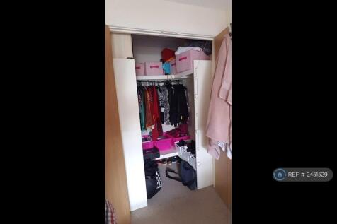Bedroom 1 (Cupboard)