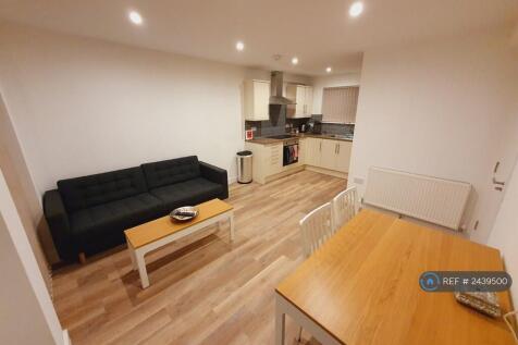 Shared Lounge/Dining Area