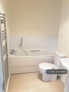 Bathroom (Main)
