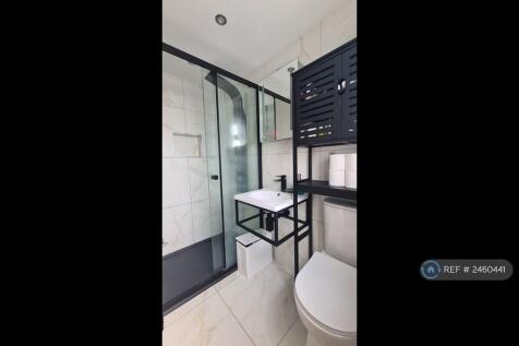 Loft Ensuite Bathroom