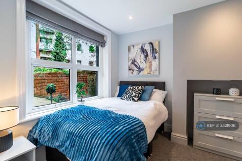 Garden Studio Flat