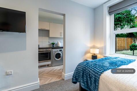 Garden Studio Flat