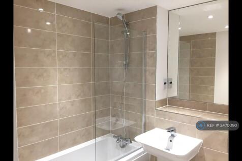 08-Family Bathroom