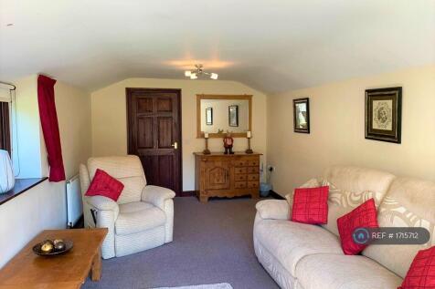 Living Room (2)