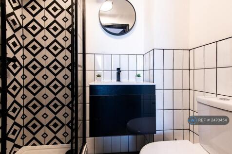 Shower Room 4