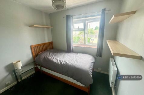 Single Bedroom For Rent