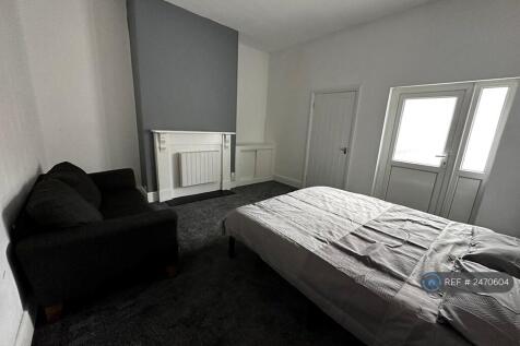 Bedroom / Sitting Room 1