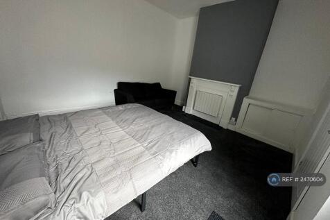 Bedroom / Sitting Room 3