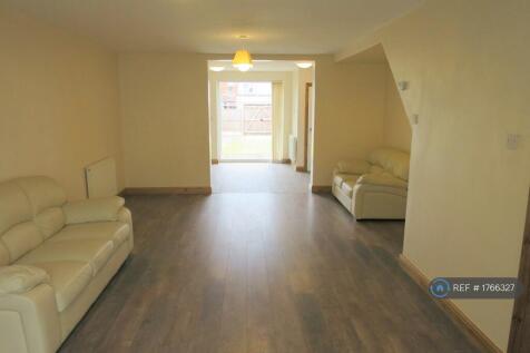 Massive Through Lounge