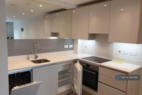 Kitchen With Built In Appliances