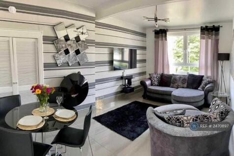 Large Bright Living Area 