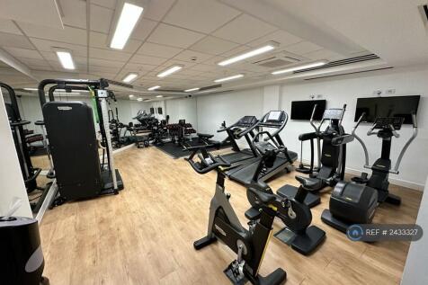 Free On-Site Gym (1/2)