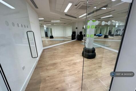 Free On-Site Gym (2/2)