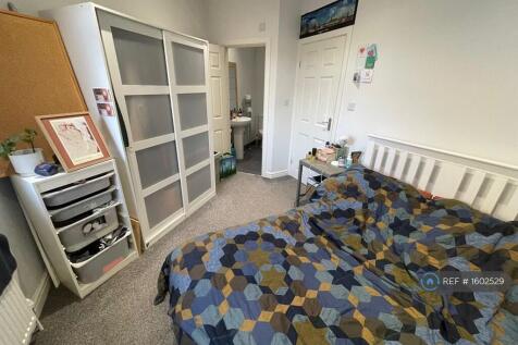 Second Bedroom Alternate View (With Ensuite)