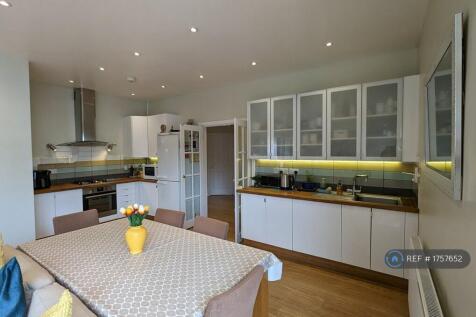 Lounge Diner Kitchen