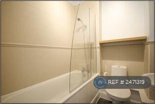 Bathroom 1 (En-Suite To Bedroom 1))