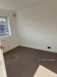Large Bedroom 2
