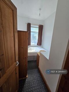 Smallest Bedroom--5