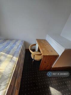 Smallest Bedroom 4
