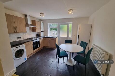 Living Room And Kitchen 